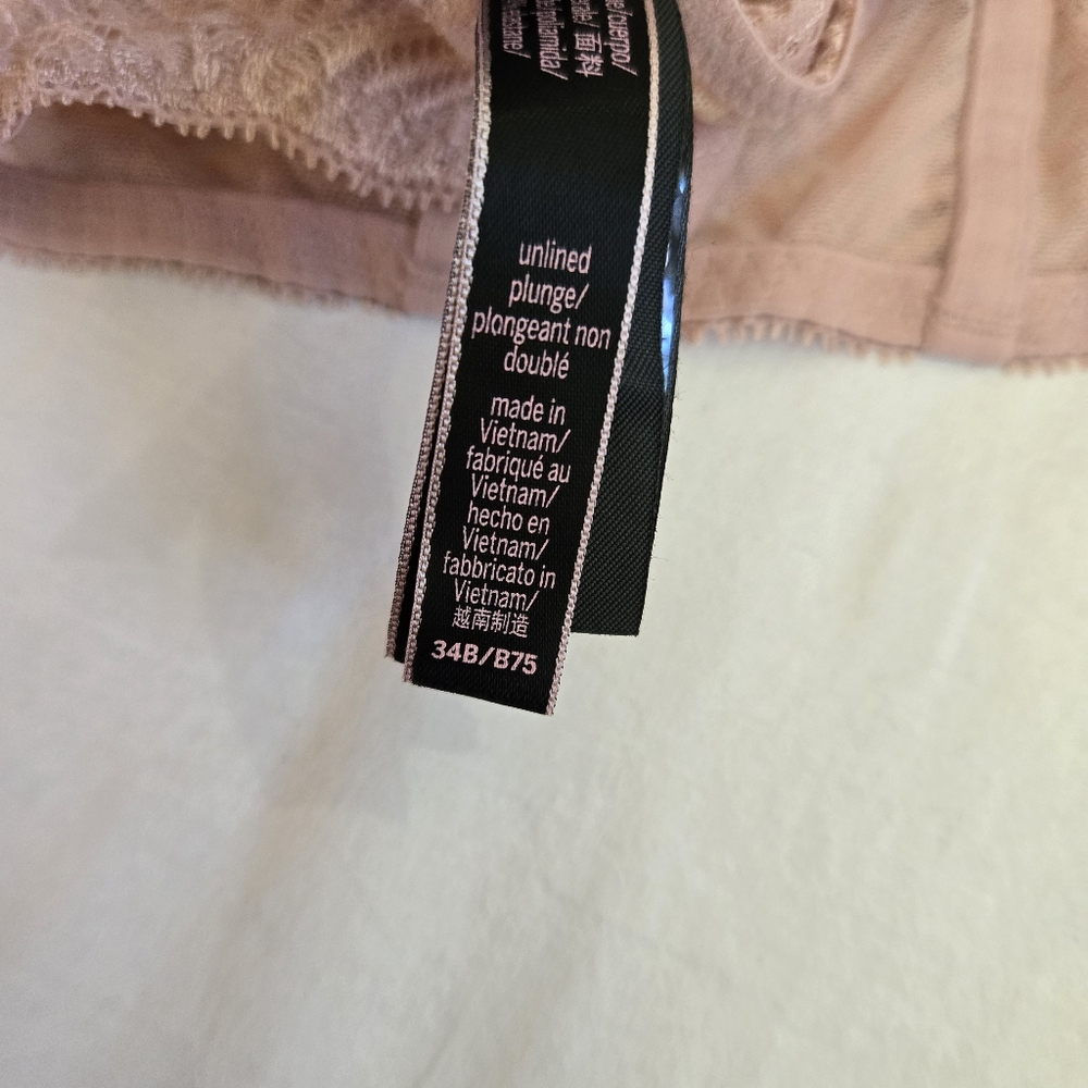 Victoria's Secret Plunge Underwire Bra Lace Pink Size 34B - Picture 11 of 11